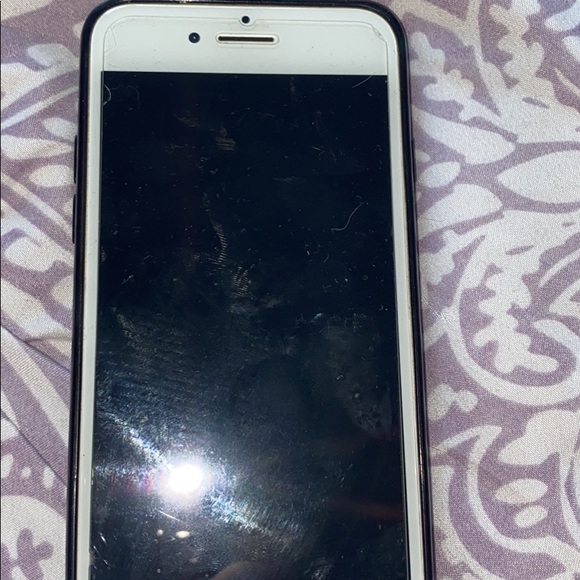 iPhone 7 - Picture 2 of 2